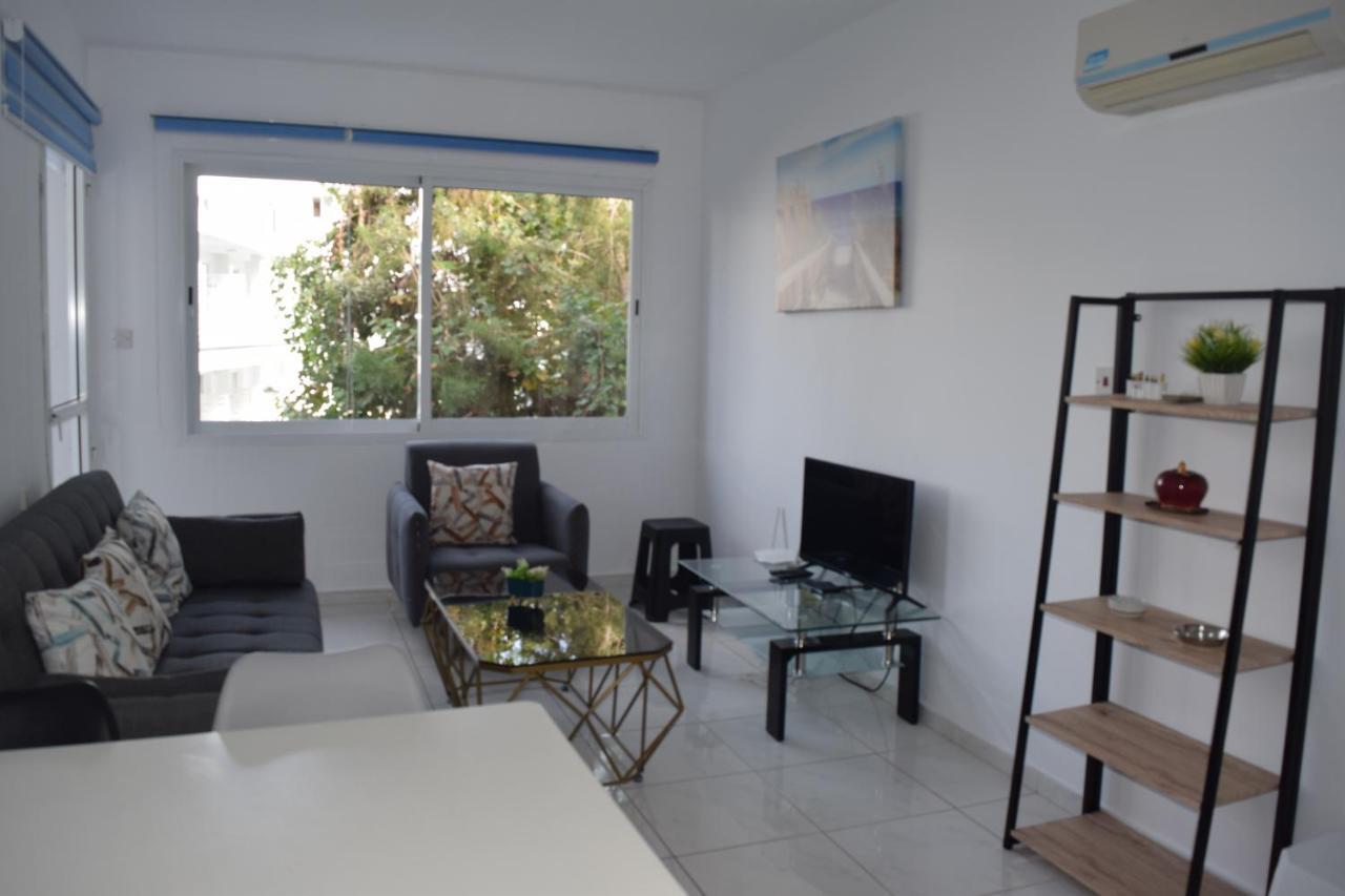 One Bedroom Apartment, Molos Complex - By Imh Travel & Tours Paphos Exterior photo